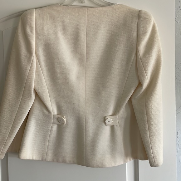 Armani white crepe jacket, size 8 - Picture 6 of 6